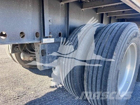 Utility 4000AE Semi-trailer med lad/flatbed