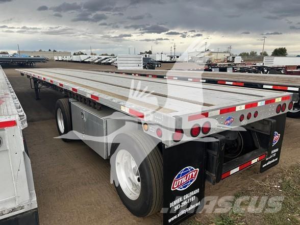 Utility 4000AE Semi-trailer med lad/flatbed