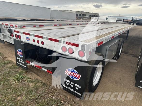Utility 4000AE Semi-trailer med lad/flatbed