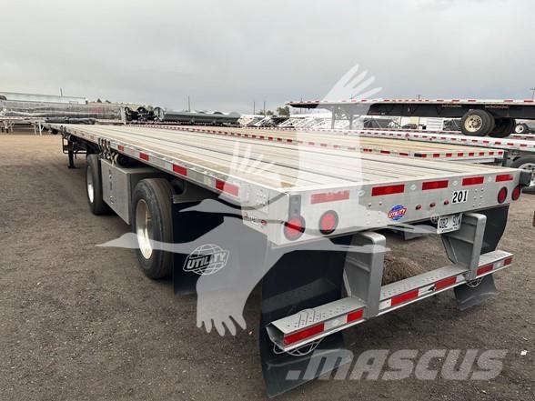 Utility 4000AE Semi-trailer med lad/flatbed