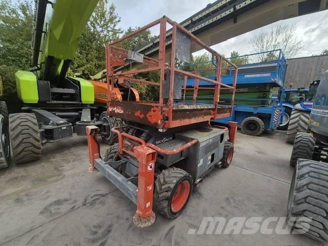SkyJack 6832RT Saxlifte