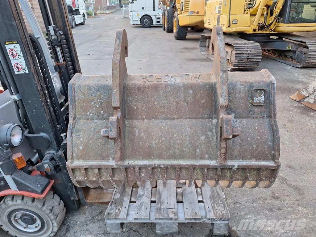 Komatsu PC130-6K Gravemaskiner på larvebånd