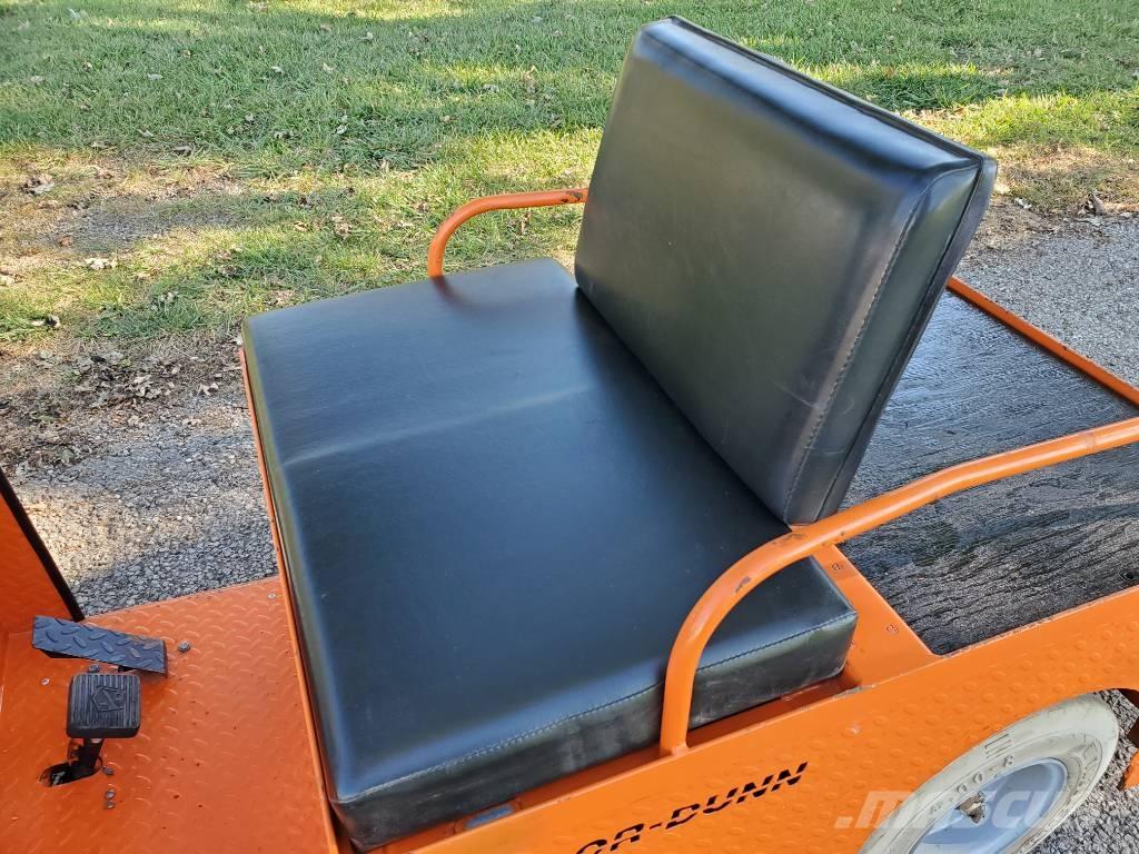 Taylor-Dunn SS536 Bugsertruck