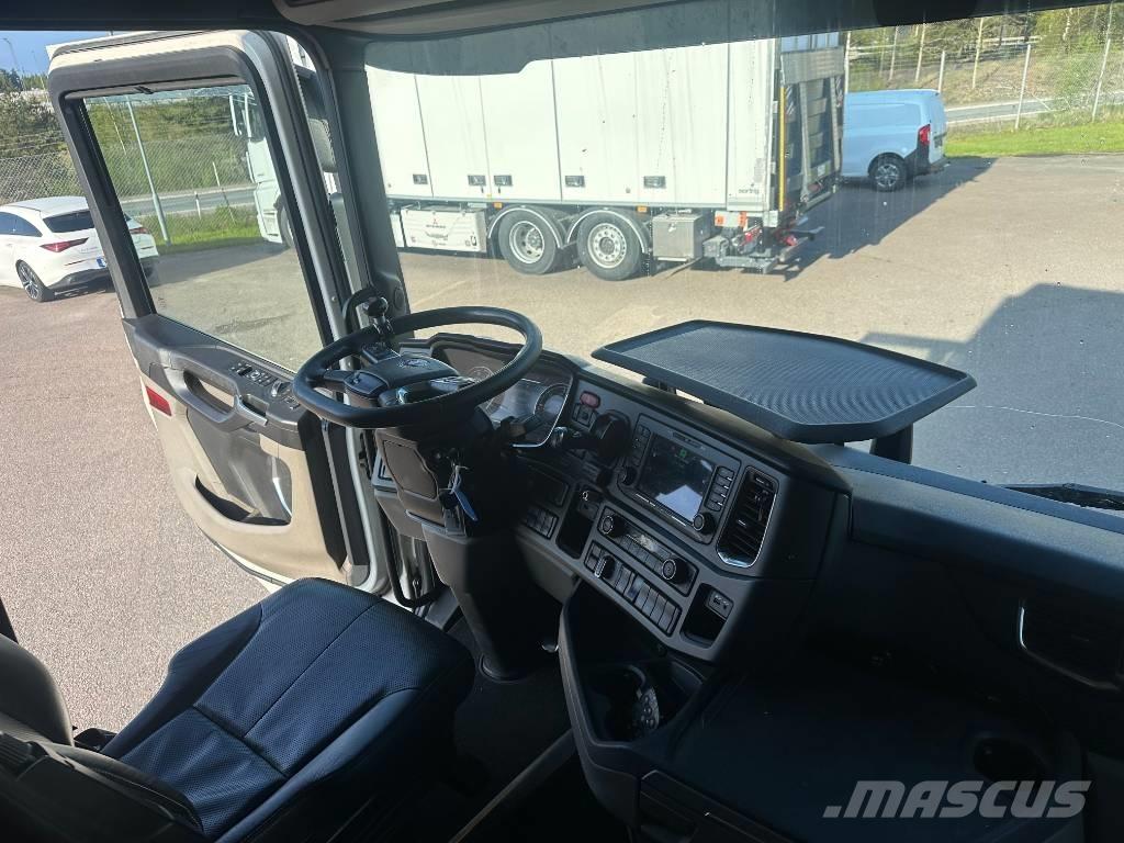 Scania R520B6X2NB Fast kasse