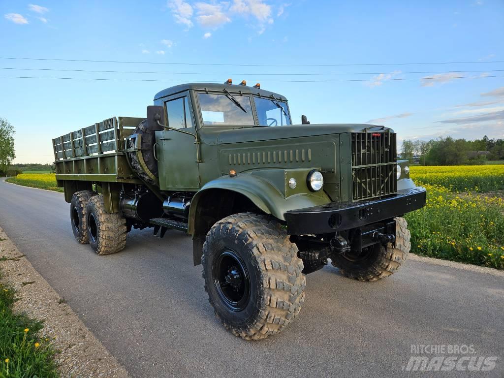 Kraz 255 B Flatbed lastbiler med spil