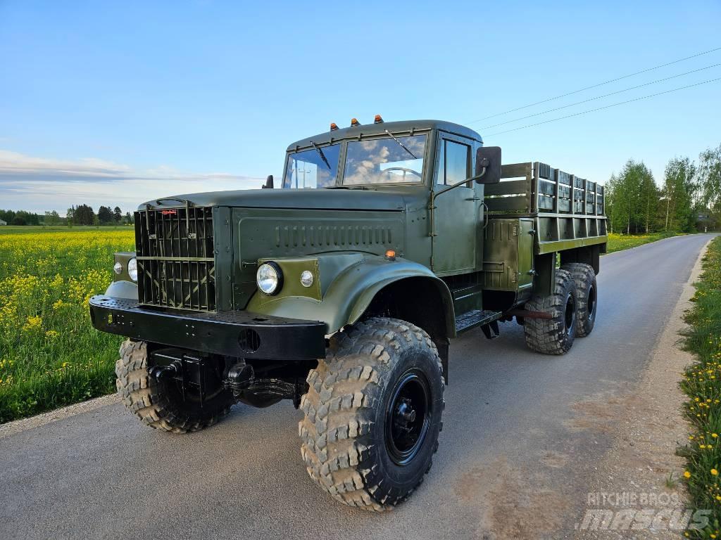 Kraz 255 B Flatbed lastbiler med spil