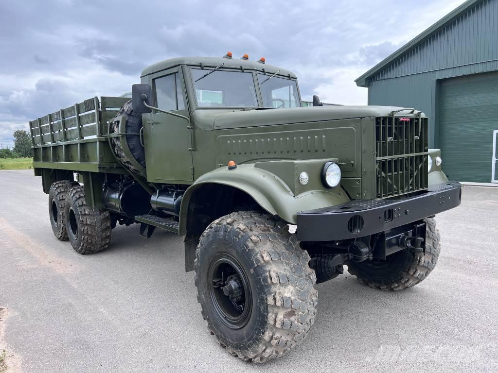 Kraz 255 B Flatbed lastbiler med spil