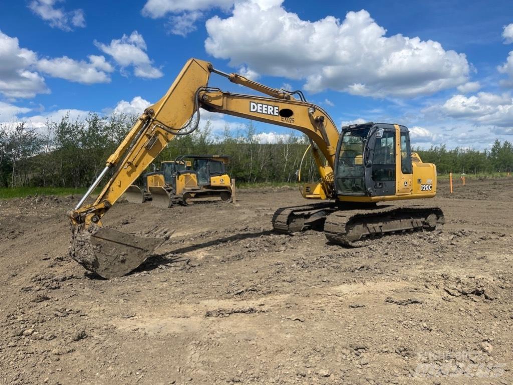 DEERE 120C Gravemaskiner på larvebånd
