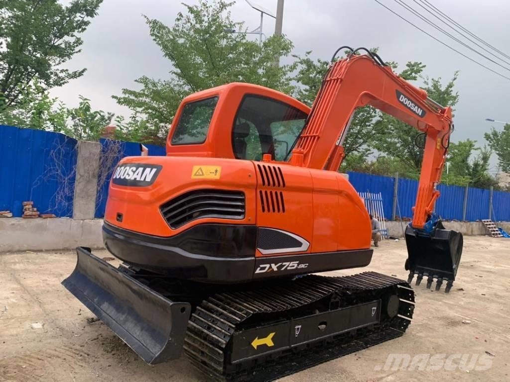 Doosan DX 75-9 C Midi-gravemaskiner 7t - 12t