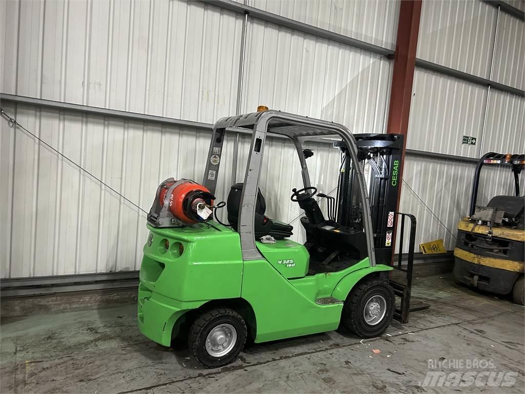 Cesab M325G LPG gaffeltrucks