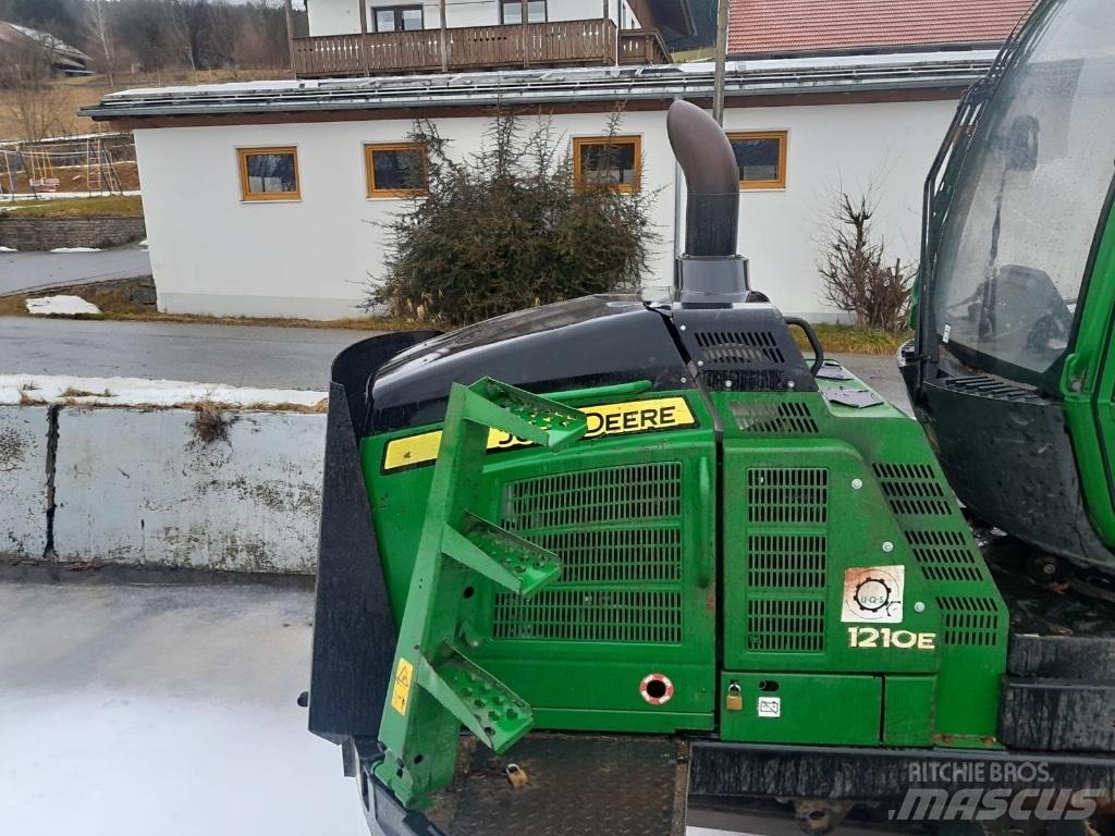 John Deere 1210 E Udkørselsmaskiner