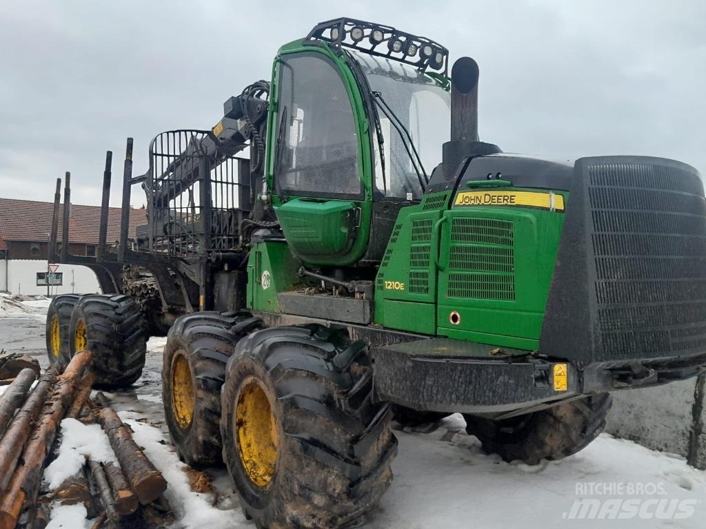 John Deere 1210 E Udkørselsmaskiner
