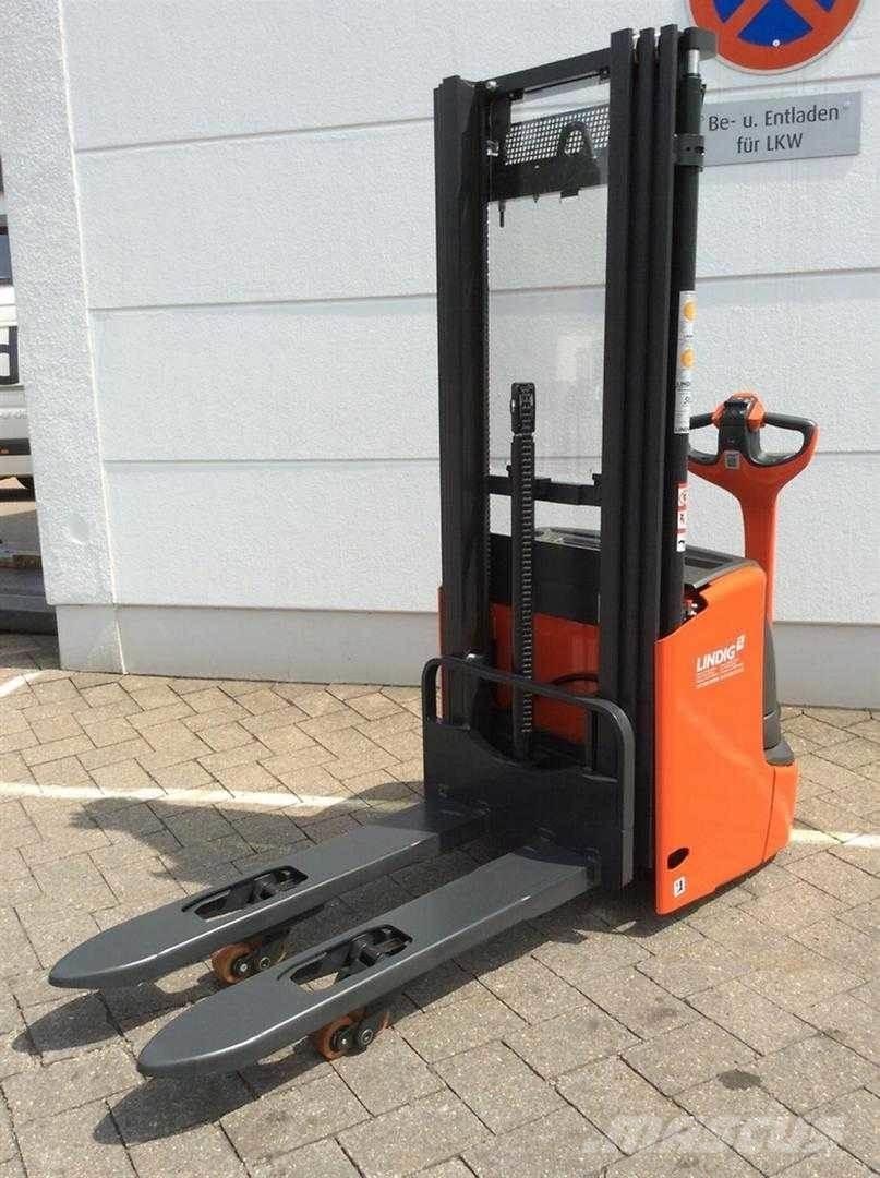 Linde L12I Selvkørende stablere