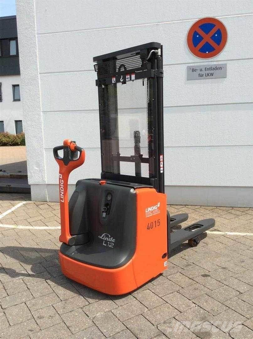 Linde L12I Selvkørende stablere