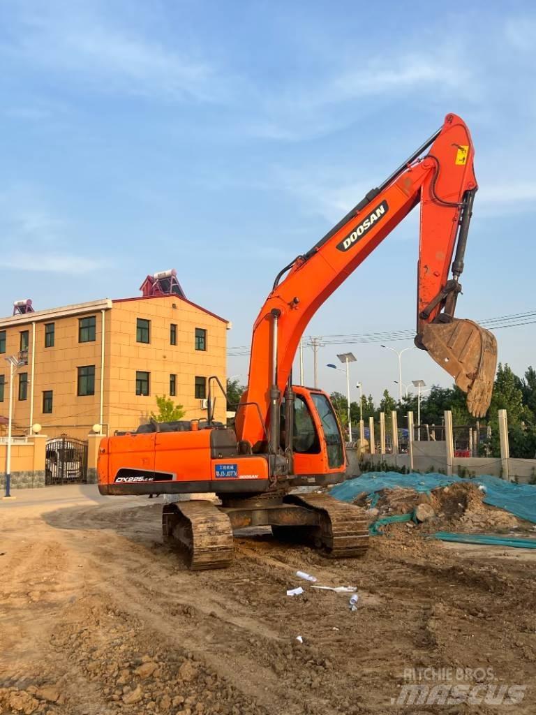 Doosan DX225LC-9C Gravemaskiner på larvebånd