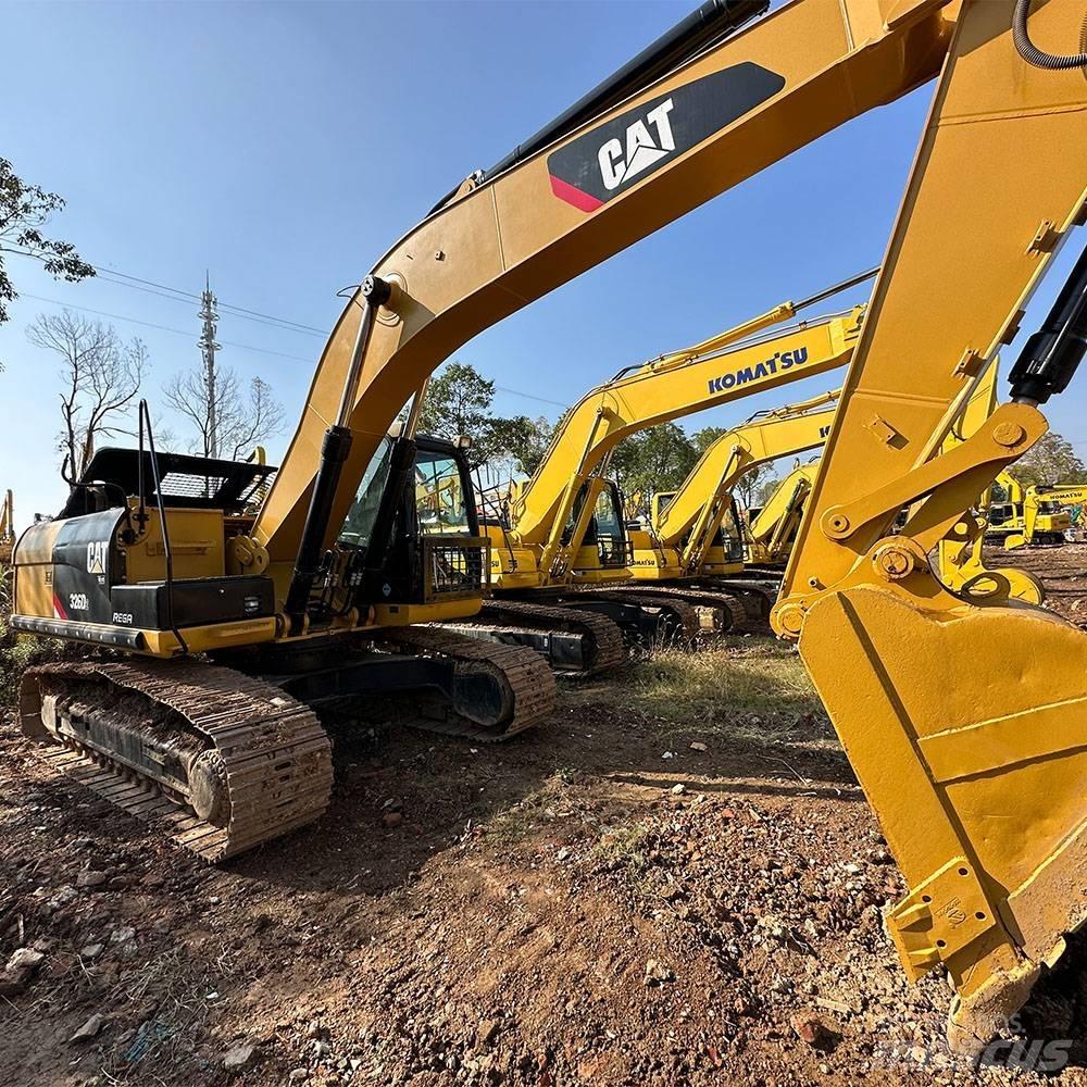 CAT 326D Gravemaskiner på larvebånd