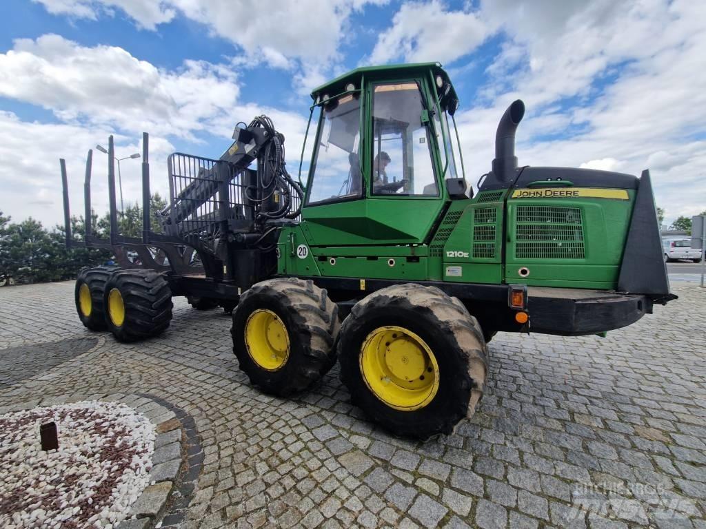 John Deere 1210 E Udkørselsmaskiner