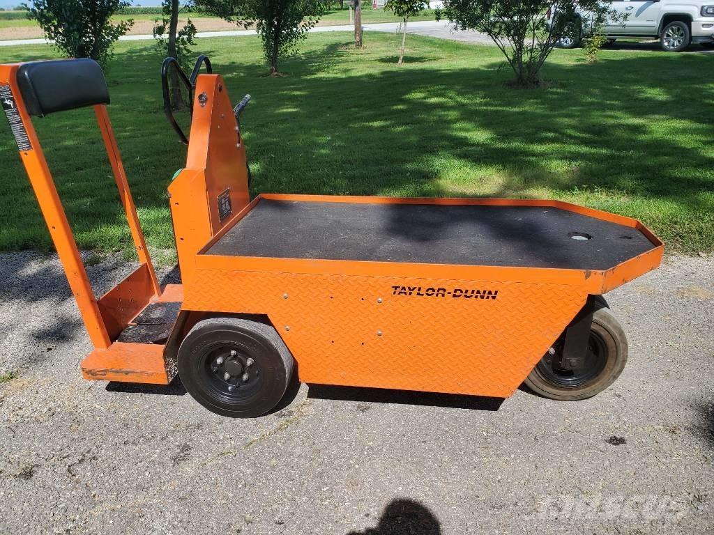 Taylor-Dunn SC100 Bugsertruck