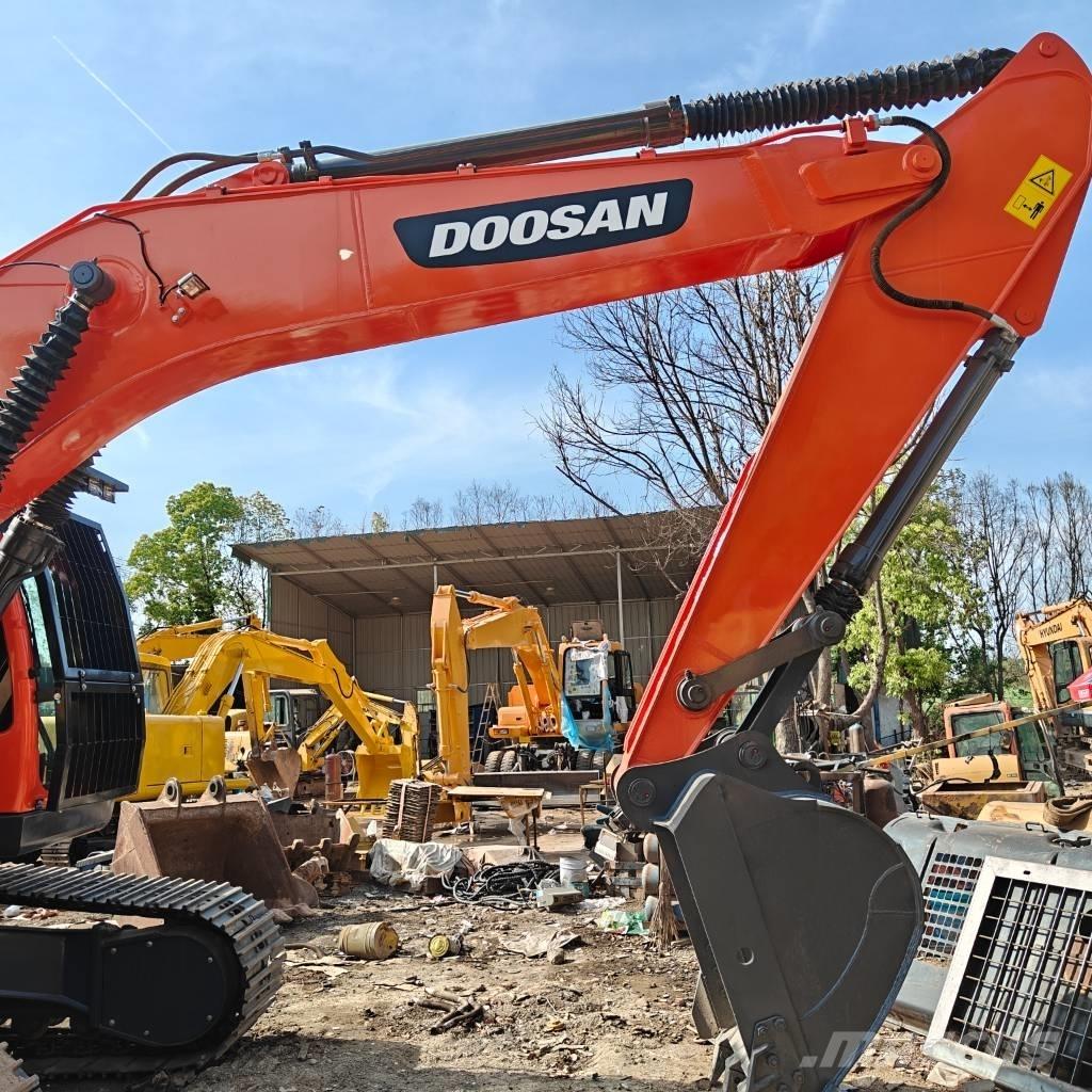 Doosan DX 225 LCA Gravemaskiner på larvebånd