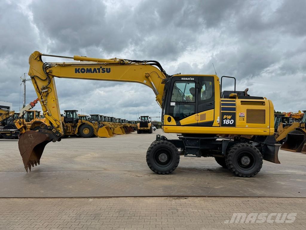 Komatsu PW180-11 Gravemaskiner på hjul
