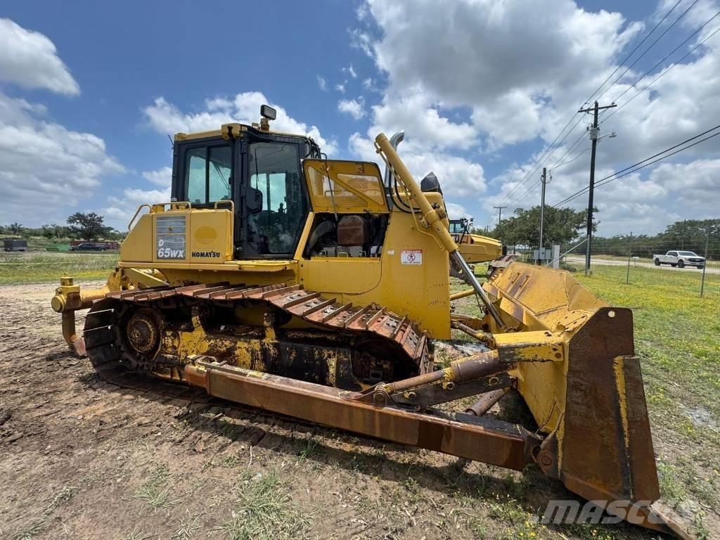 Komatsu D65WX-17 Bulldozer på larvebånd
