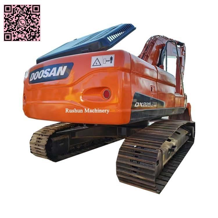 Doosan DX 225 LC Gravemaskiner på larvebånd