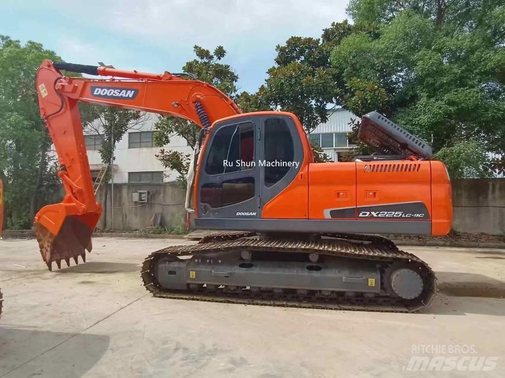 Doosan DX 225 LC Gravemaskiner på larvebånd