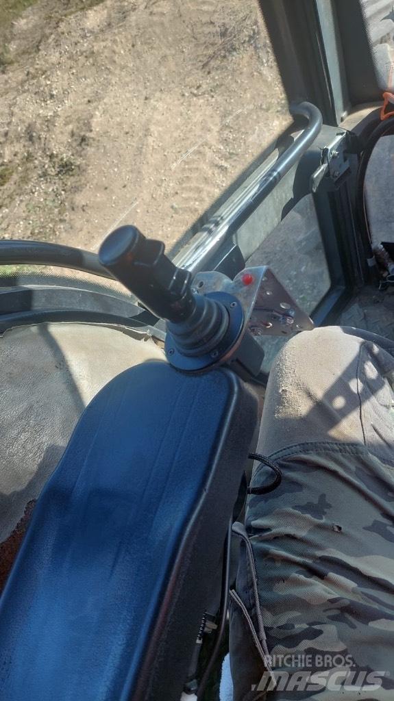 Valtra 8400 Skovbrugstraktorer