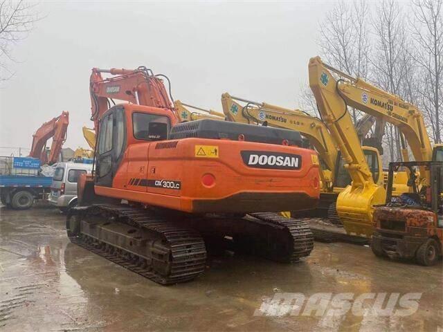 Doosan DX300 Gravemaskiner på larvebånd