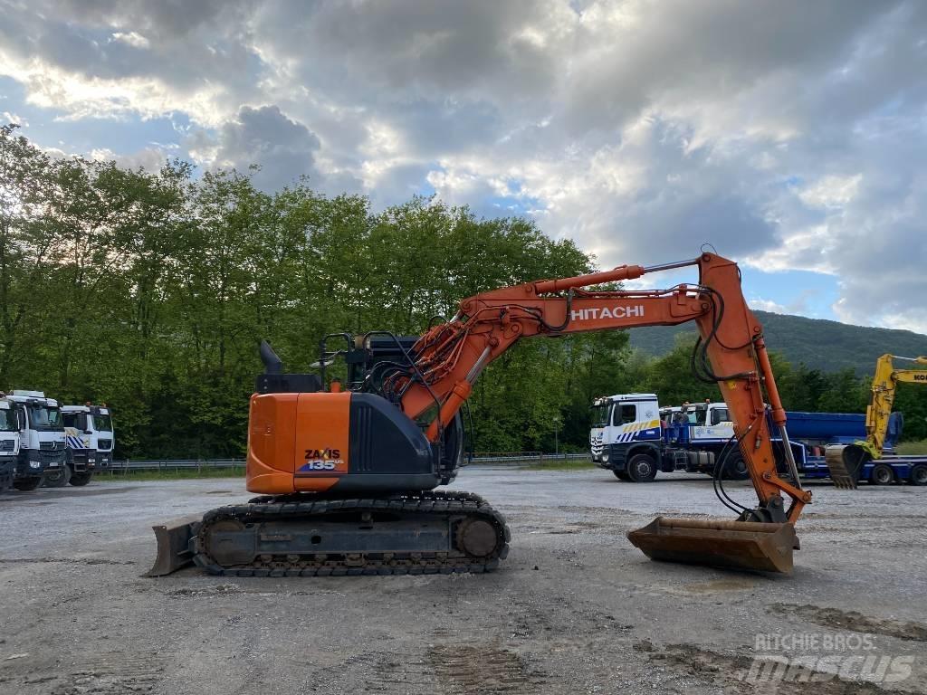 Hitachi ZX 135 US-6 Gravemaskiner på larvebånd