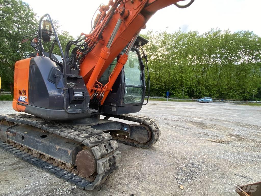 Hitachi ZX 135 US-6 Gravemaskiner på larvebånd