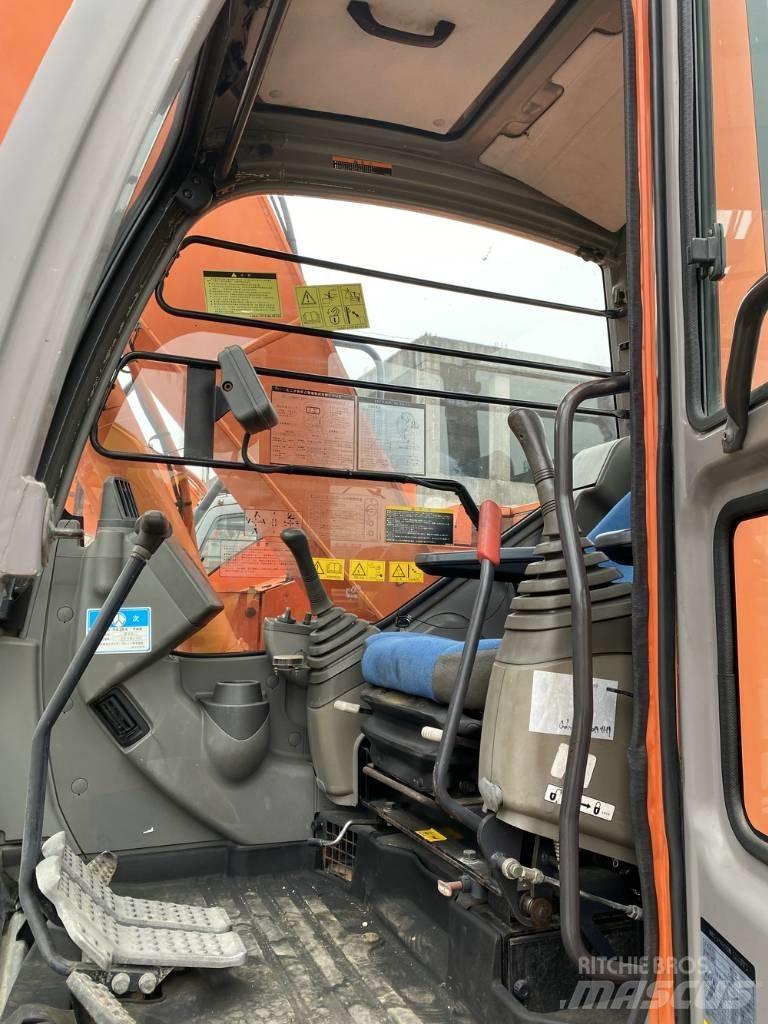 Hitachi 135 Gravemaskiner på larvebånd