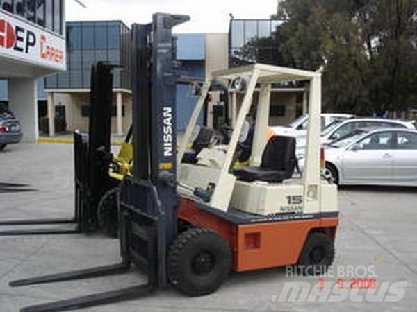 Nissan H01A18U Gaffeltrucks - andre
