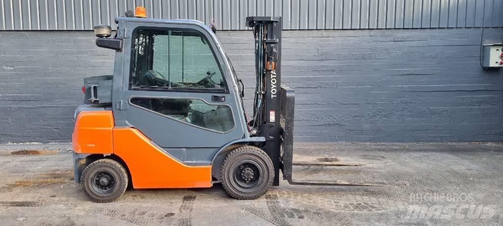 Toyota 8 FDF 25 Diesel gaffeltrucks
