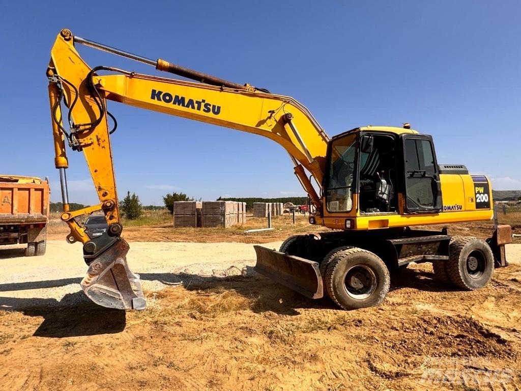 Komatsu PW 200-7K Gravemaskiner på hjul