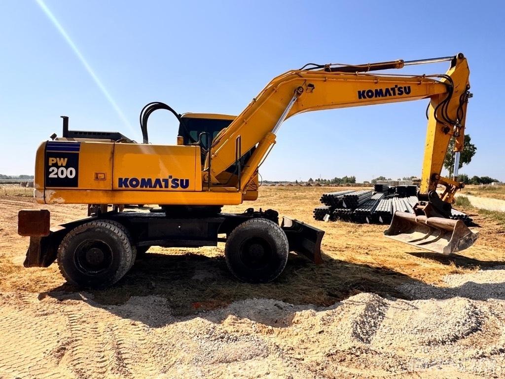 Komatsu PW 200-7K Gravemaskiner på hjul