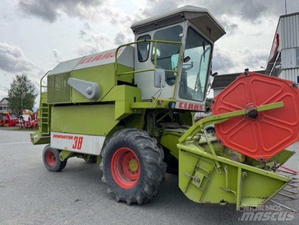 CLAAS Dominator 38 Mejetærskere