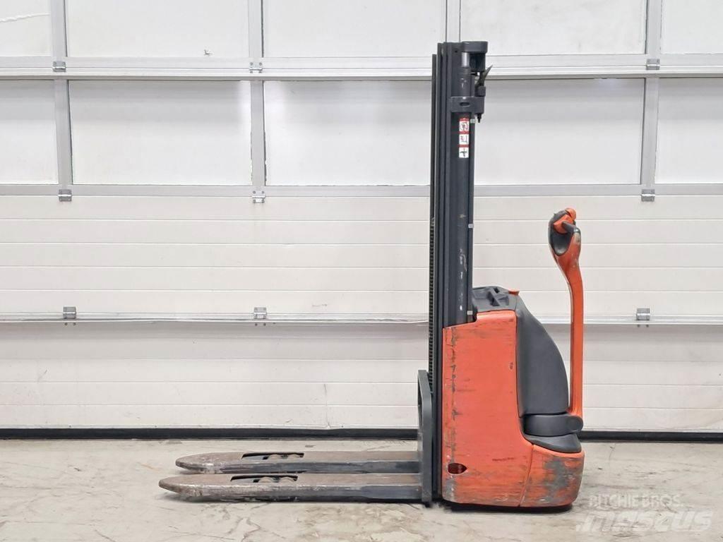 Linde L12 Gaffelstabler med gående fører
