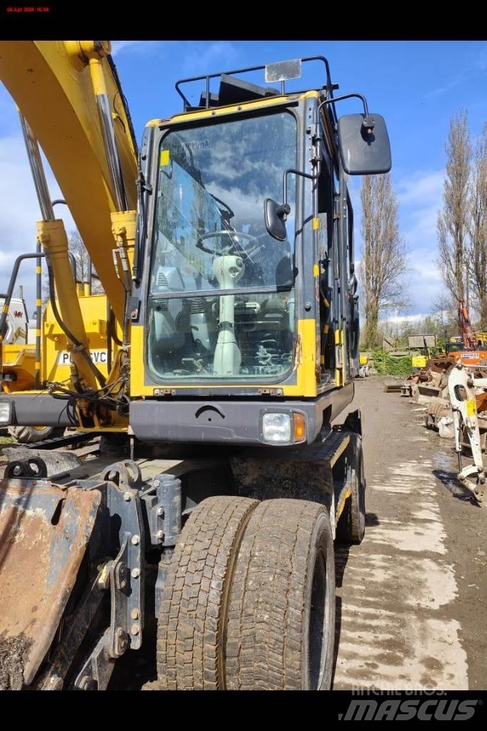 Komatsu PW 148-8 Gravemaskiner på hjul