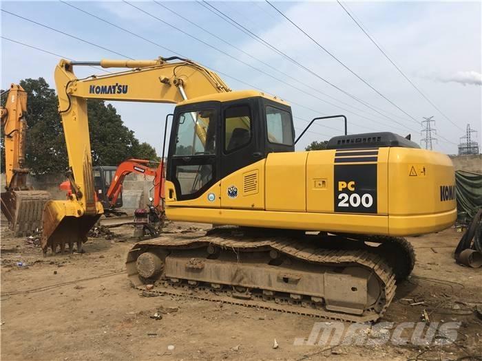 Komatsu PC 200-7 Gravemaskiner på larvebånd