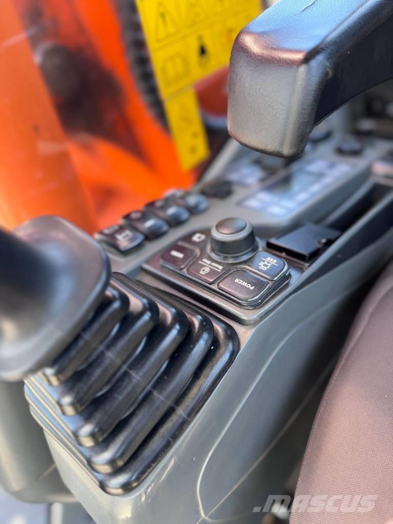 Doosan DX 140 W-3 Gravemaskiner på hjul