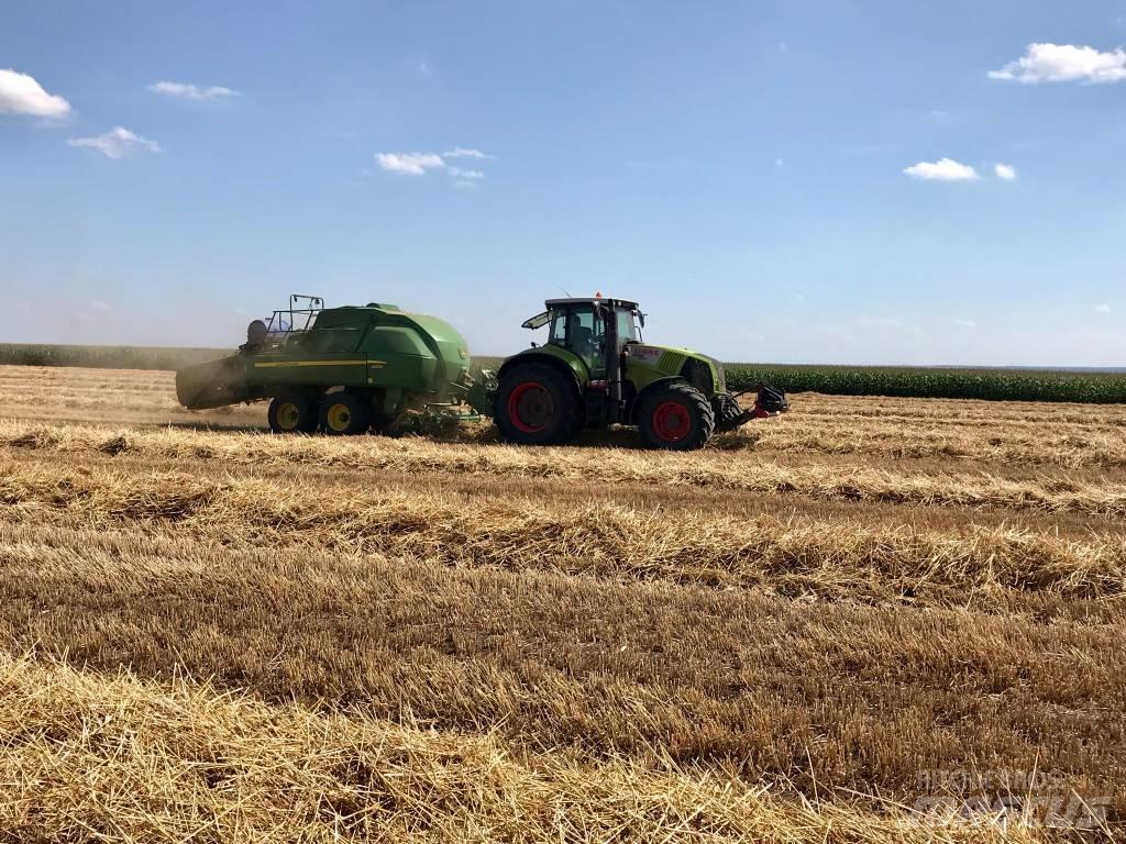John Deere L 1533P Pressere til firkantede baller