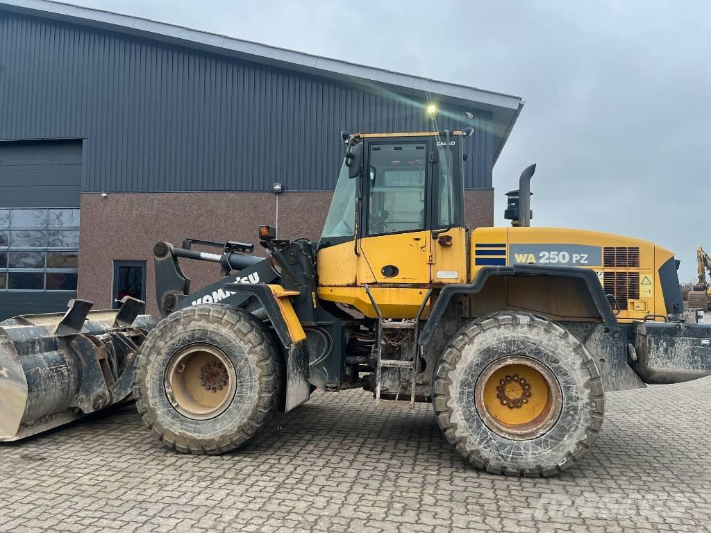 Komatsu WA 250 PZ-5 Læssemaskiner på hjul