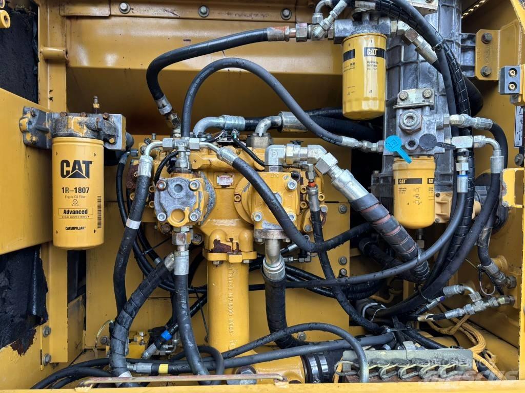 CAT 325 CL Gravemaskiner på larvebånd