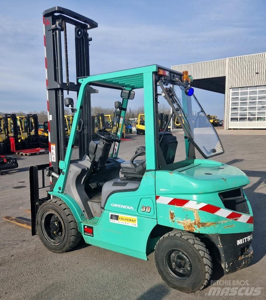 Mitsubishi FD30N Reachtruck