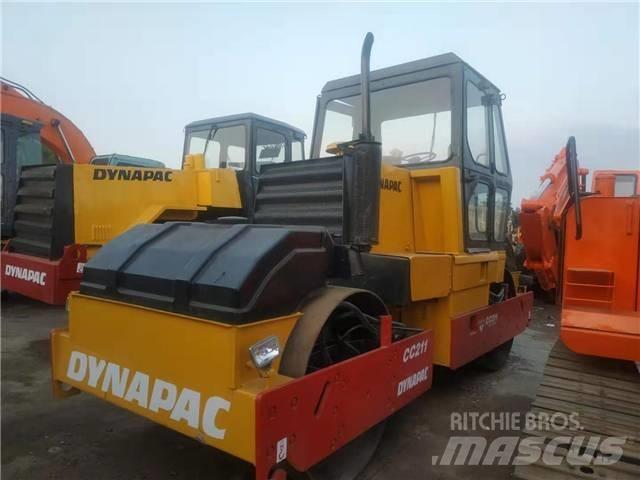 Dynapac CC211 Enkelt tromle
