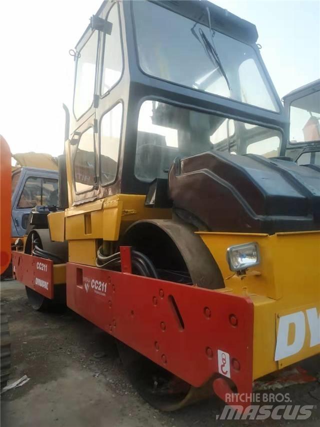 Dynapac CC211 Enkelt tromle