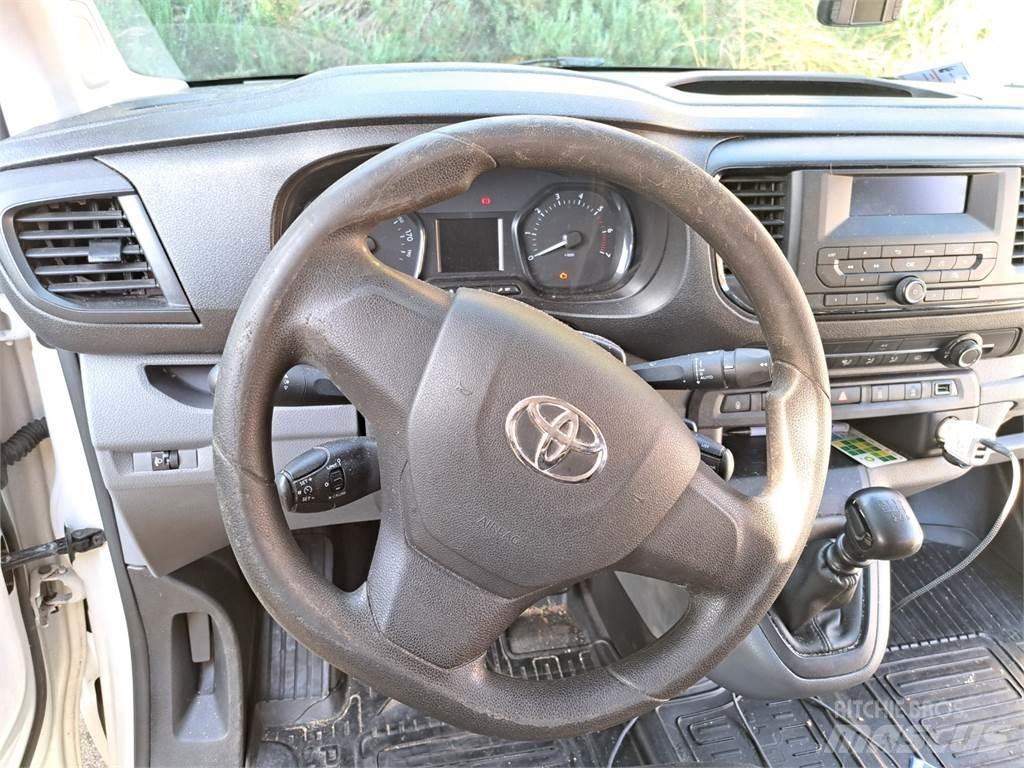 Toyota PROACE Biler