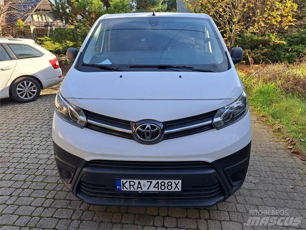 Toyota PROACE Biler