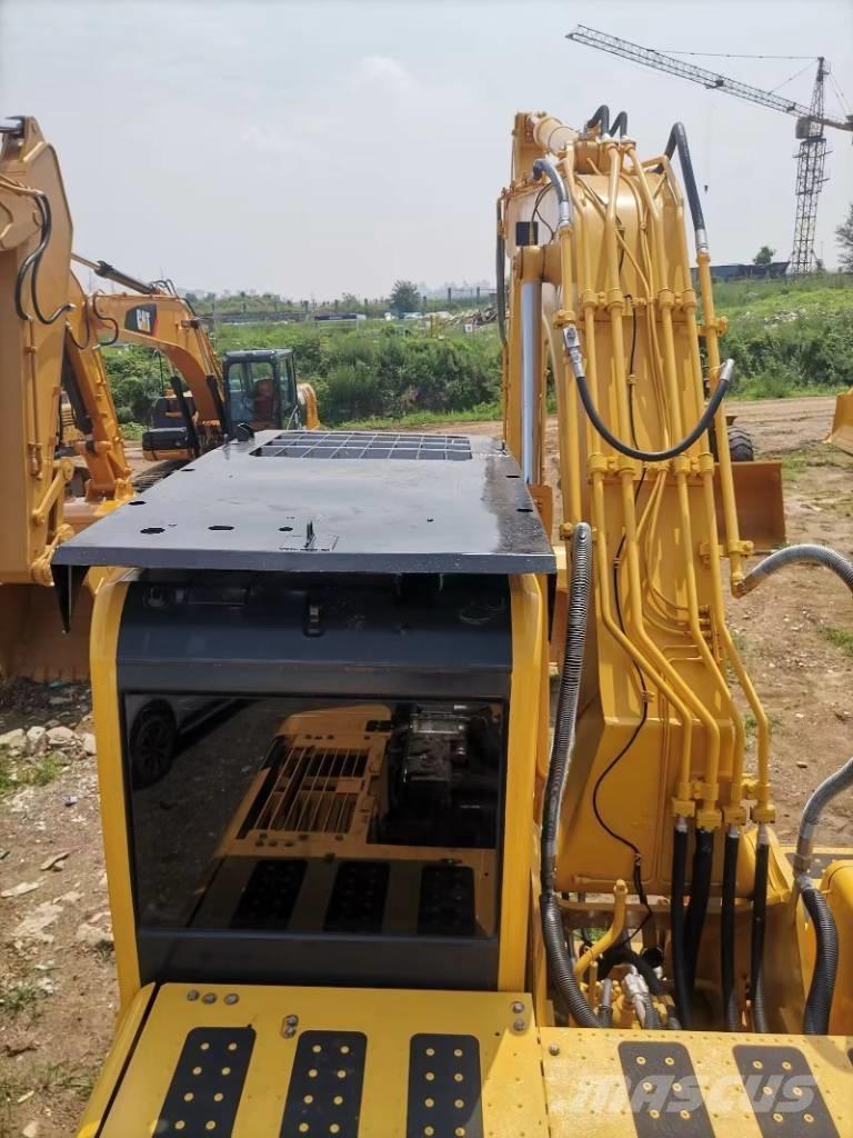 Komatsu PC 220-8 Gravemaskiner på larvebånd